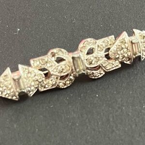 Elegant Silver Women's Band pin